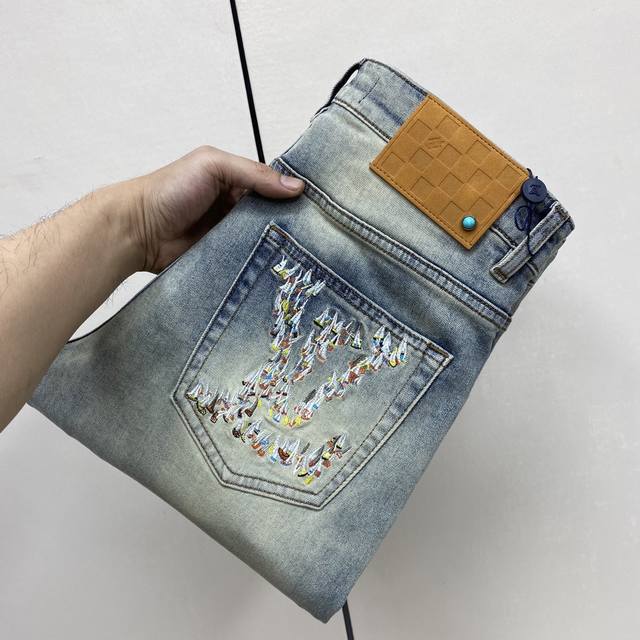 顶级版本 ［D］ 。2026春夏欧洲专柜新款 超A代购级别海外贸易公司订单货源，顶级原单高端男士定制时尚修身小直筒牛仔裤3916 颜色：重工艺炒沙洗水，图片色