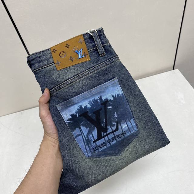 顶级版本 ［D］ 。2025秋冬欧洲专柜新款 超A代购级别海外贸易公司订单货源，顶级原单高端男士定制时尚修身小直筒牛仔裤。2852 颜色：图片色， 尺码：29-