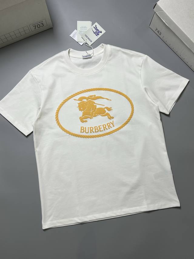 Burberry 26S夏款 颜色 黑 白 工艺：战马字母发泡印花 尺码 S M L Xl 280G 精梳紧密棉