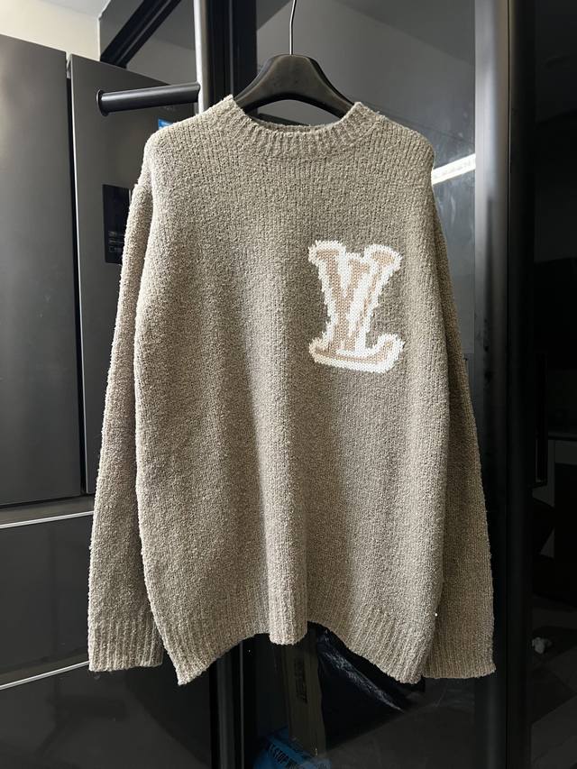 隔天 Louis Vuitton 路易 26Ss 提花大Logo圆领毛衣 卡其 Size：S M L Xl详细尺码可查图9