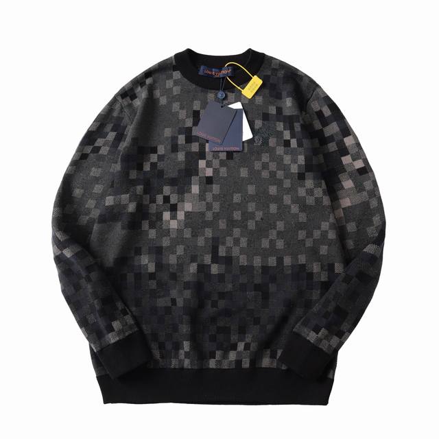 LV 新款圆领罗纹提花长袖针织衫 面料采用定染40支双股精梳棉纱 采用德国进口机 Soto 14针织机 毛料酵洗 进口刺绣 高温烫画 定制1：1商标 宽松版型