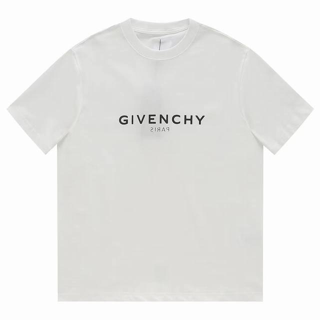Givenchy 纪梵希简约渐变精工刺绣 Logo标识短袖T恤。原版面料，官方同款，定制240克同缸染面料，手感非常舒服，春夏最新砖柜同步，Os落肩版型，时尚又