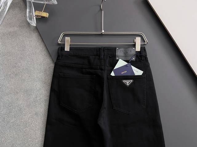 prad*、重工水洗休闲牛仔裤，进口原版水洗弹力面料，舒适有弹性，独特设计，版型超正，舒适透气，档次极高，专柜品质，上身帅气十足，码数：29-40
