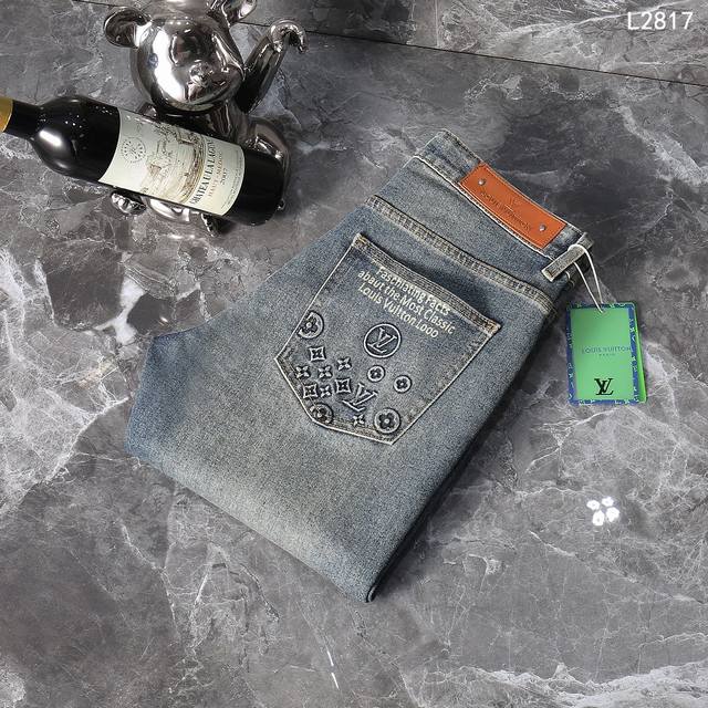 Lv 2025秋冬欧洲专柜新款 超A代购级别海外贸易公司订单货源，顶级原单高端男士定制时尚修身小直筒牛仔裤2817 颜色：重工艺炒沙洗水，图片色 尺码：29-4