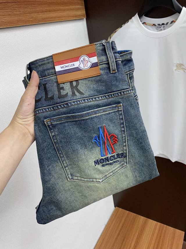 蒙口 25秋冬新款 男士牛仔裤原厂原布原洗水！进口原版水洗弹力面料，复杂的手工艺叠加，任何一个洗水环节多停留几秒都会变成完全不一样的颜色效果，所以越加珍贵，特别