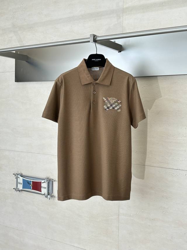 Burberr* 巴宝莉 Fw25马术骑士战马格纹贴布绣短袖polo衫 Size：S M L Xl Xxl