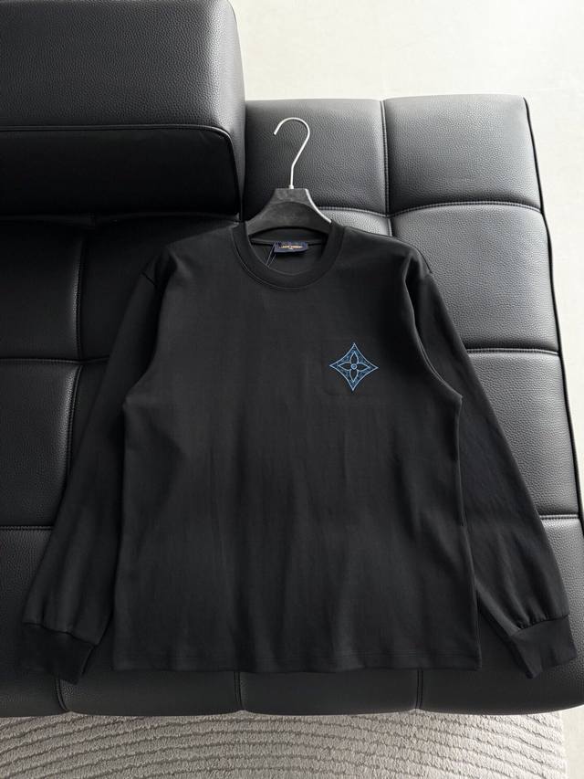 驴家 新款首发专柜最新款长袖 高端订制 设计前卫时尚！品牌Logo重工艺设计刺绣。高端定制新疆棉 手感柔软.穿着舒适.专柜级别精致车线.做工精细.上身效果无敌帅