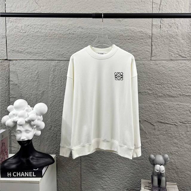 Loew* 罗意*威 秋冬季款 经典简约个性字母图腾刺绣工艺 Logo 定制毛圈面料 长袖圆领卫衣 男女同款 颜色：黑色 白色 尺码： S 90-130斤 M