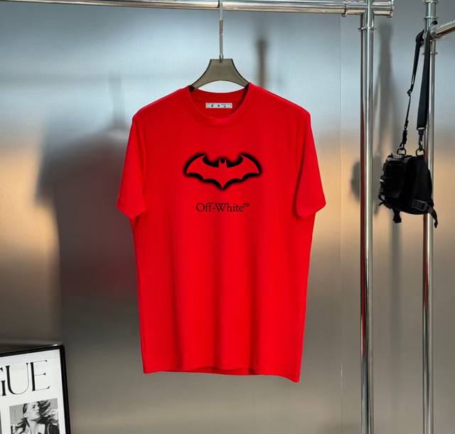 Off-White新品爆款Ow25Ss奥斯克篇幅短袖T恤 Oversize版型，最大码可穿到220斤左右，胖子也可以大胆入手。衣服采用260克纯棉活性面料，耐洗