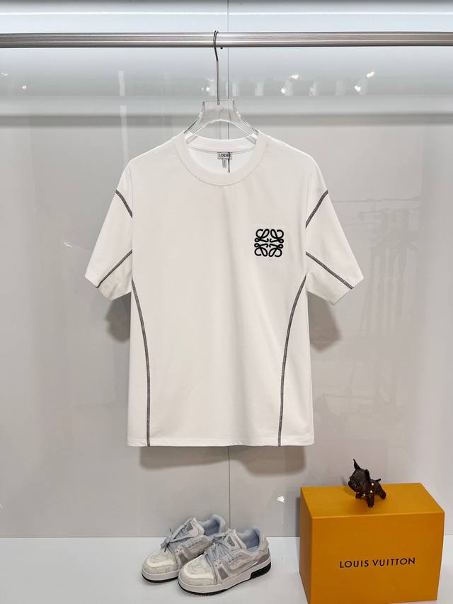 Loewe 罗意威 2026新款 线条刺绣拼接 进口机高密度刺绣Logo 男女同款 短袖T恤 定制320克重100％双纱纯棉面料 定染32支双股螺纹 领标吊牌主