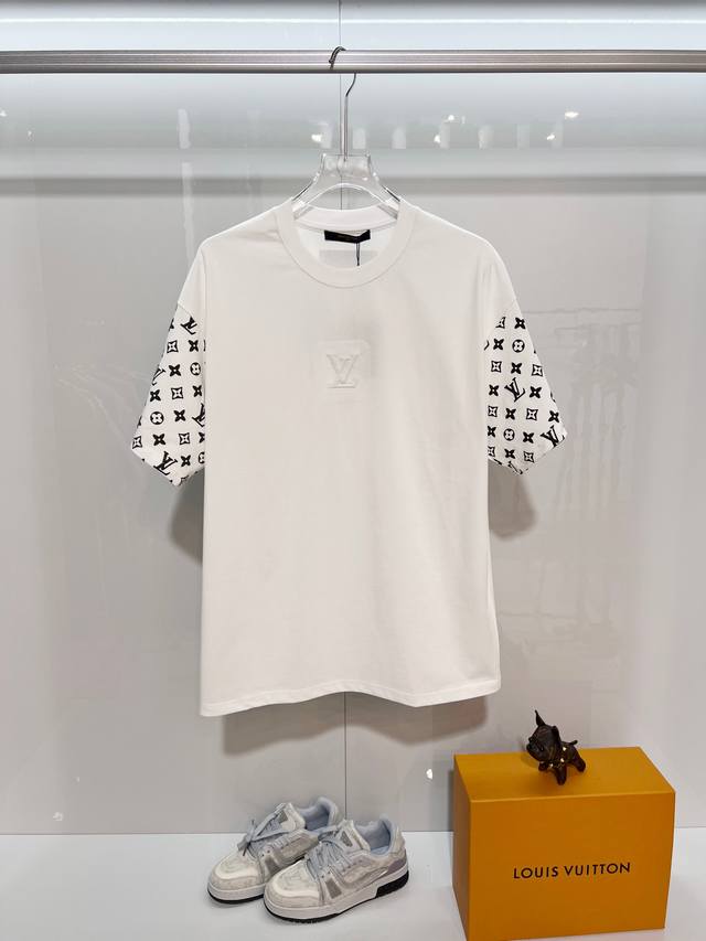 Louis Vuitton 路易威登 Lv 驴家 2026新款 袖子植绒发泡老花字母Logo 定制皮章 男女同款 短袖T恤 定制320克重100％双纱纯棉面料