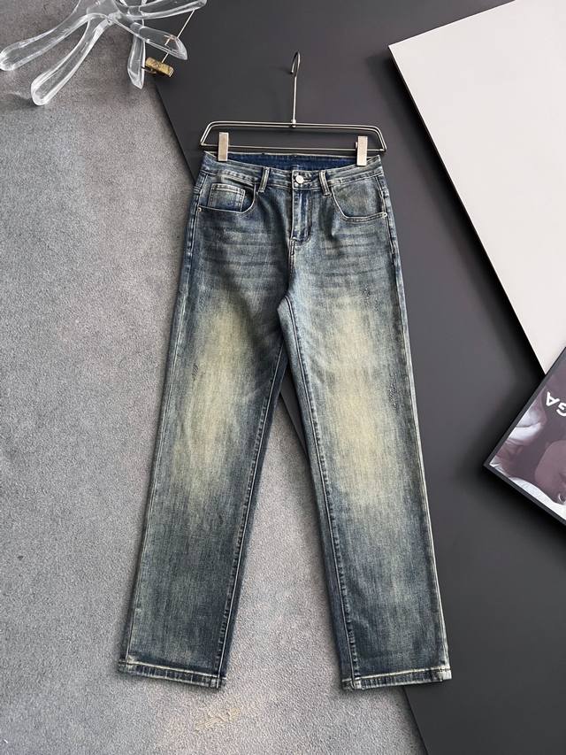 V*、重工水洗休闲牛仔裤，进口原版水洗弹力面料，舒适有弹性，独特设计，版型超正，舒适透气，档次极高，专柜品质，上身帅气十足，码数：28-38 35.37