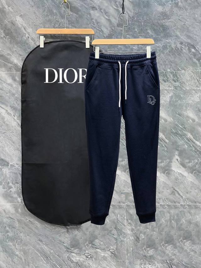 Dior 迪奥 秋冬秀款 修身线条精美印花简约Logo运动裤 国内代工厂p出口 供应顶级品牌的面料 360G克重 兼容所有身材 腰部松紧带黑白抽绳设计 定制抽绳