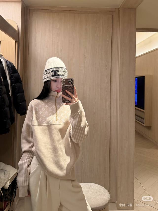 模特图组 款号：D*272# Lv路易威登顶级版本Ski系列纯羊毛半开衫套头polo毛衣 顶级版本！新款纯羊毛 全衣高品质德国进口机器制作 三种机器 三种织法