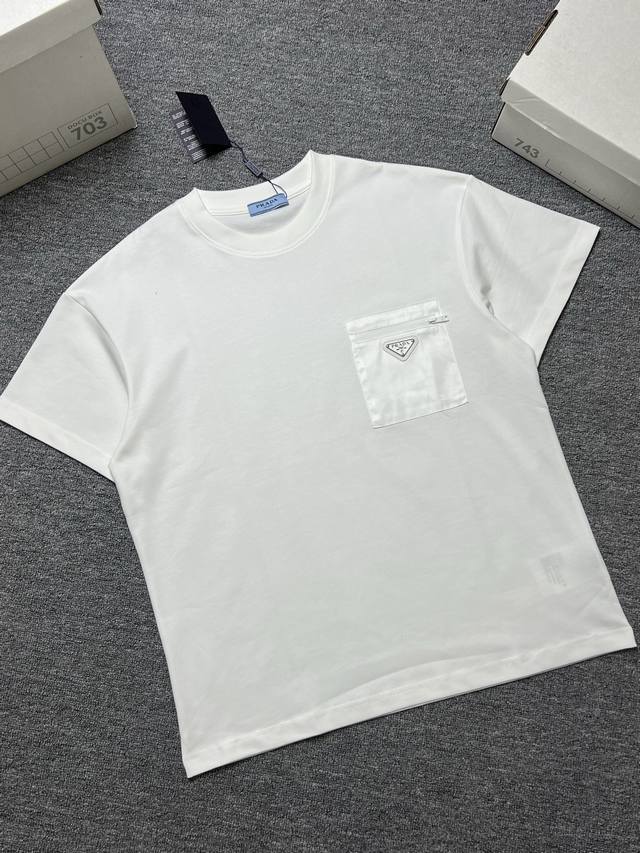 prada 短袖T恤 颜色：黑色白色 工艺：口袋三角标 尺码Xs-L A面料：280G