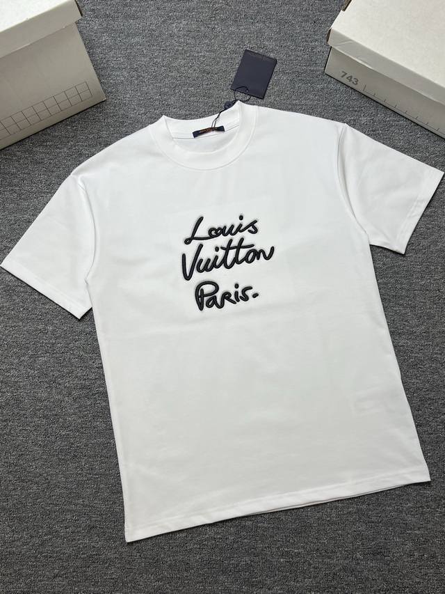Lv 短袖T恤 颜色：黑色 白色 工艺：字母绣花刺绣 印花 尺码S-Xl B面料：300G