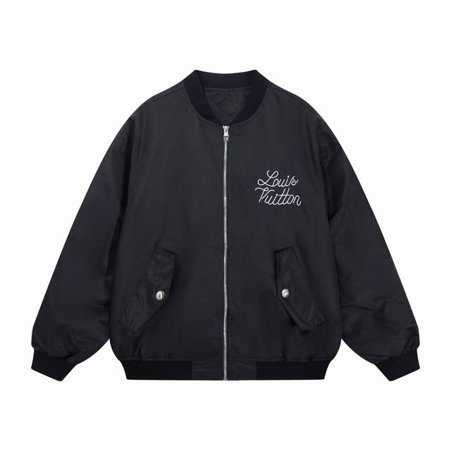 驴家 2025款 刺绣Logo 五金配件装饰 飞行员夹克棉服 颜色：黑色 码数：M L Xl Xxl