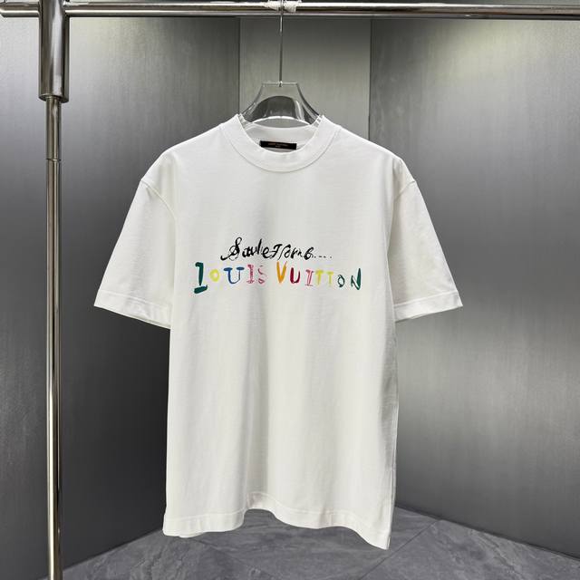 Louis* 路易Lv* 2026春夏新款短袖T恤 定制纯棉字母Logo 印花 颜色：黑色 白色 深红 深蓝 码数：S M L Xl Xxl