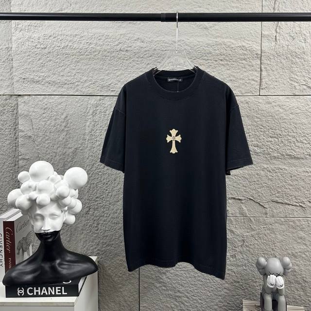 Ch *克罗心 2025春夏季新款 重工磨破洗水款做旧 十字架马蹄贴布绣+厚板立体硅胶工艺 定制纯棉面料 短袖T恤 男女同款 颜色：洗水灰 洗水紫 洗水粉 洗水