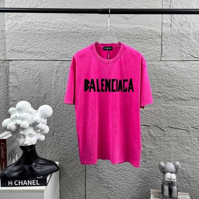 Bal*巴黎*2025春夏季新款 雪花做旧洗水复古圆领短袖 胸前Logo 双B字母前后印花 定制面料 短袖T恤 男女同款 颜色： 雪花黑 雪花粉 雪花灰 尺码：