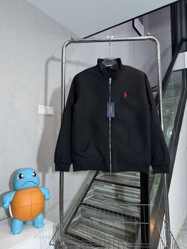 款号：He422 Rah Lauren-拉夫劳伦经典行政夹克棉服 面料采用纯棉锦纶面料制作而成，手感舒适顺滑，内里采用了航线航棉，加棉的设计让冬天上身更保暖舒适