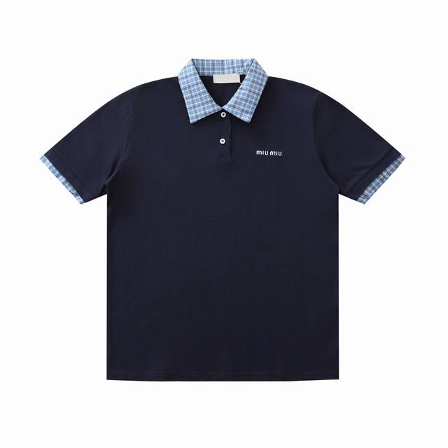 Miu新款格子领拼接珠地棉polo衫.全码出货啦.原版杭州国专9050购入.面料采用255克全棉进口珠地棉材质.清爽透气.定制100支格子布.搭配成衣水洗工艺.