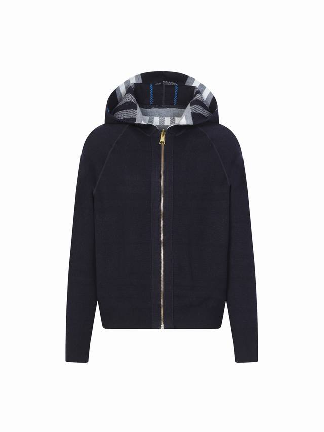 Burberry 巴宝莉双面羊绒Logo战马格纹对位针织外套 全衣条纹对位超级厚实的一款外套很有质感第一面是纯色加经典战马 Logo 第二面是经典格纹面料是进口