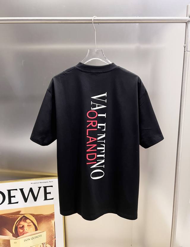 Valention.华伦天奴2025春夏新款 立体Logo工艺设计 高端版本！专柜定制面料 透气舒适度高，细男女同款 尺码S M L Xl Xxl 五个码 黑色