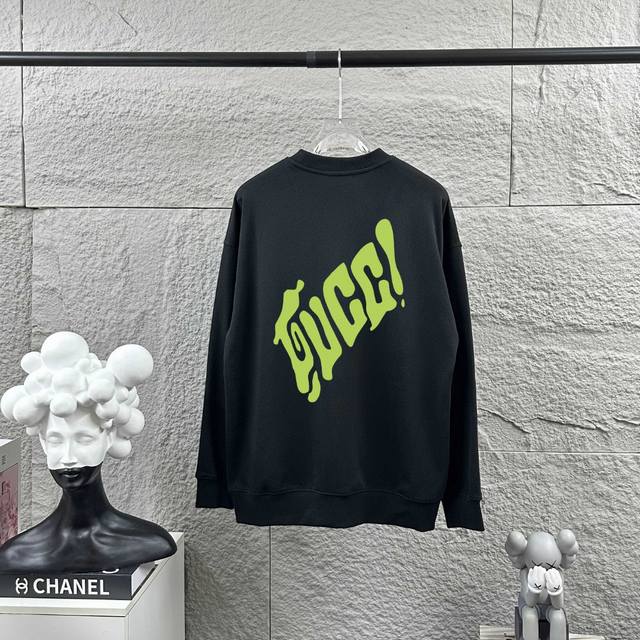 Gu* 古驰*2025早秋冬季新款 双G胸前Gucci简约绿色字母刺绣工艺+印花 长袖圆领卫衣 定制毛圈面料 男女同款 颜色：黑色 白色 尺码： S 90-13
