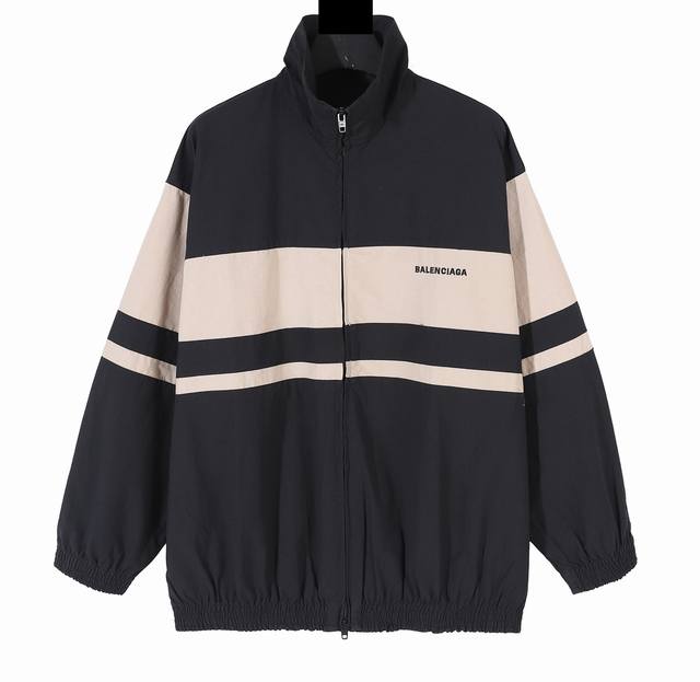 特价 元，原价 剩余库存：Xs 2 S 2 特价不退换 介意勿拍 Blcg 拼接冲锋衣外套 定制防风牛津面料 防泼水处理 进口环保胶浆丝网印花工艺 拼接对位袖子