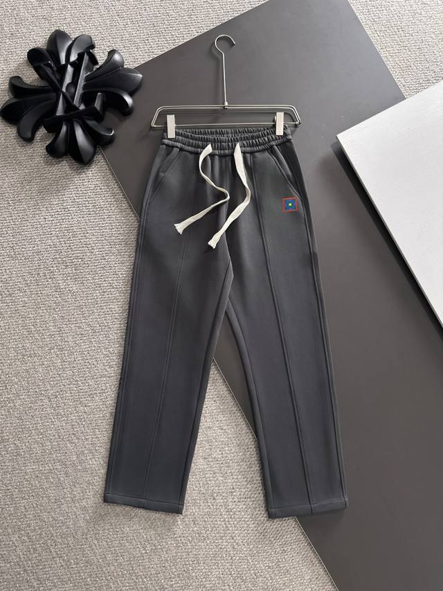 2-3天出货 Louis Vuitton 路易威登 独家首发25Ss秋冬新品高品长裤 实拍细节图随意对比 一般小作坊根本复制不了的工艺 顶级版Zp开发 独一无二