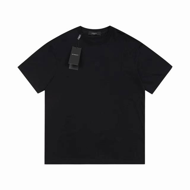 特价Xs23 特一件 商品售出 不 不退不换 没有质量问题！ Givenchy 纪梵希短T现货，胸前特殊绣花工艺使整体简约大气，纯棉面料230克左右，时尚宽松百