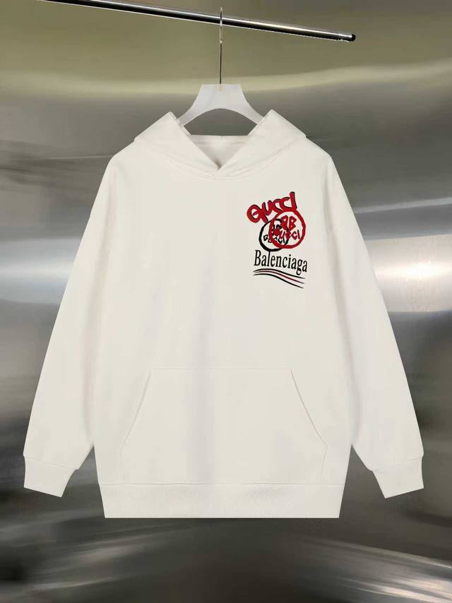 重磅 款式：Balenciaga 巴黎世家 长袖卫衣 面料：480克重100%纯棉 罗纹：420克重索罗娜 工艺：印花 颜色：白色 黑色 尺码：S M L Xl