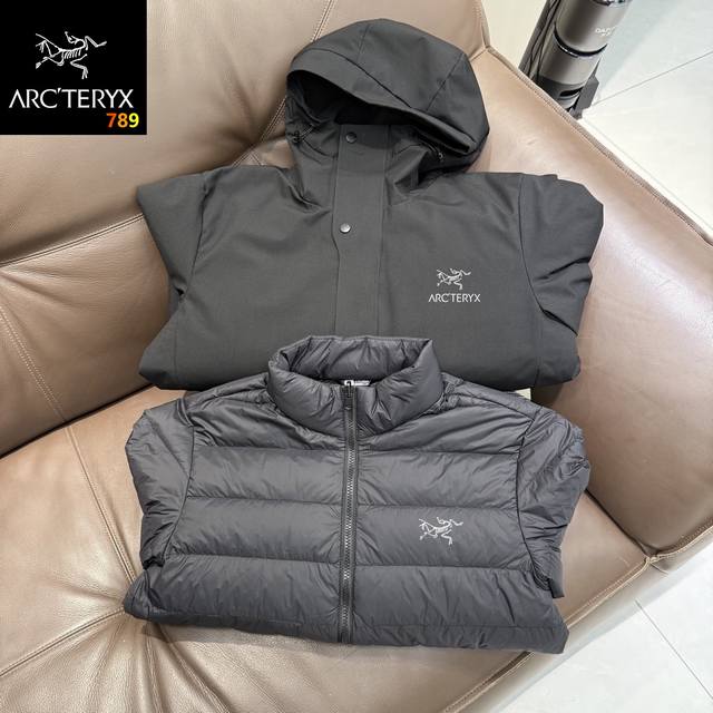 立体款 三合一』 ‘ 始祖鸟 25冬季三合一羽绒服 内里鹅绒羽绒服立领， 外壳连帽款式，面料甄选品质 柔软轻盈 饱和细腻 ，透气性高 防皱保形多重工艺 牢固耐穿