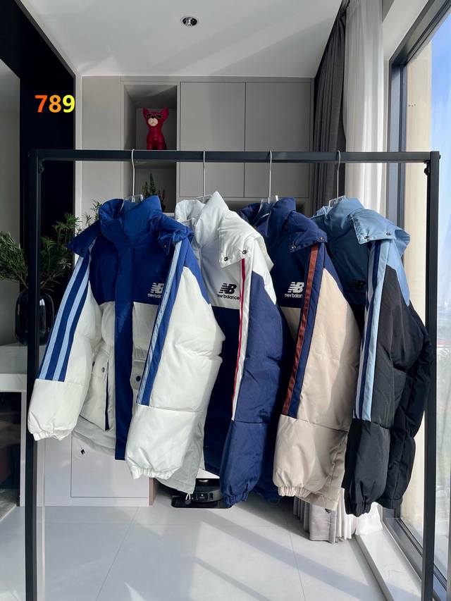 Nb织带学院风连帽棉服 New Balance新百伦Nb织带连帽棉服棉衣面包服，经典大方百搭，版型宽松，超级耐看超级厚实的炸街棉服，抗风保暖又好看，四色都超级好