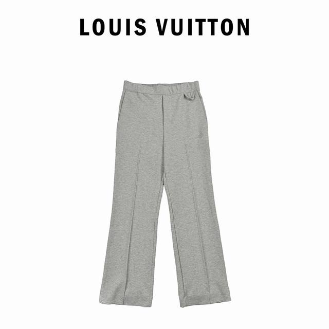 Louis Vuitton 路易威登 别针刺绣太空棉西裤 原18,200购入，全身360克柔软弹力定制太空棉，本款长裤选用密纺棉质针织裁出经典廓形，以前后褶裥注