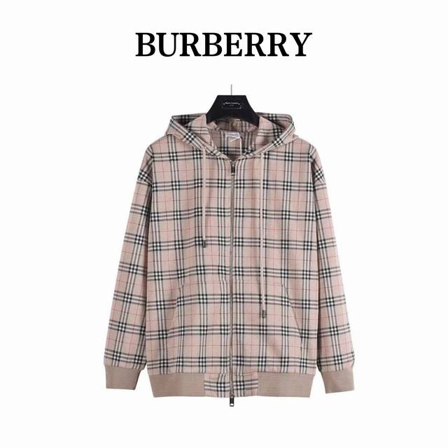 Burberry 巴宝莉 25Fw 格纹拉链抽绳连帽外套 采用棉质混纺面料，凭借其天然亲肤、柔软及吸水性强的特性， 在多次穿着和洗涤后依然能保持良好的形态; 复