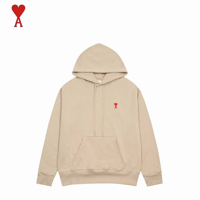 Ami 艾米 Ss 小爱心章仔绣刺绣连帽卫衣 抛开一切乱七八糟的话术 我们直接来到商品参数： 380G定制粗糙手感面料 正确同色定染帽绳 搭配正确2孔吊钟 帽绳