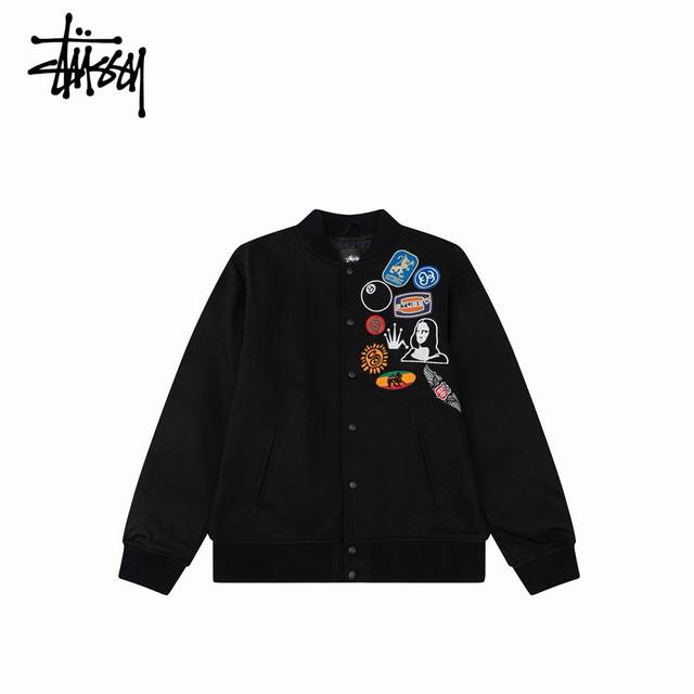 Stussy 斯图西25Ss徽章贴布刺绣棒球服夹克 新款经典潮流贴图立领棒球服夹克外套，全棉斜纹面的帆布质地结合针织厚实螺纹的棒球服样式 ，符合潮人街头的春秋搭