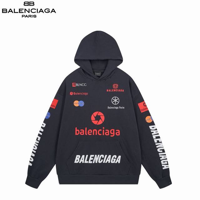 Balenciaga 巴黎世家 25Ss 多标印花连帽卫衣 多位经典满Logo赛车服印花成衣磨烂做旧连帽卫衣.砖柜同步。第一时间正品开发研制。欢迎对比！ 面料采