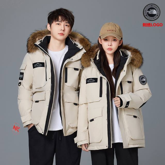刺绣Logo 90白鸭绒 国际顶级奢侈品牌北面The North Face白鸭绒羽绒服！短款上衣外套渐变色拼接撞色男女款连帽羽绒服！羽绒服男女同款情侣款短款连帽