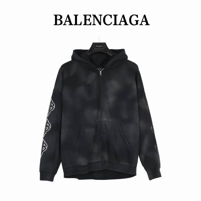 Balenciaga 巴黎世家 反转铁塔拉链连帽外套 重磅 克专用洗水做旧面料 多种印花 极为重工 开裂印花数码直喷 马骝喷 全身手工大面积涂染做旧 全衣定位磨