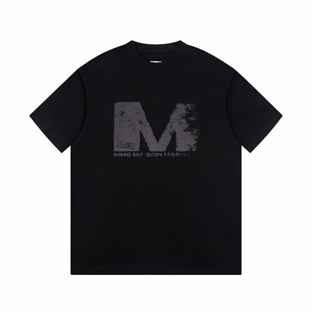 高版本Maisonmargiela 马吉拉 Mm6大Mlogo印花短袖，男女同款。 满满的高级感 性价比超高 高品质数码印花区别于市面烫画 手感超级柔软、细腻、