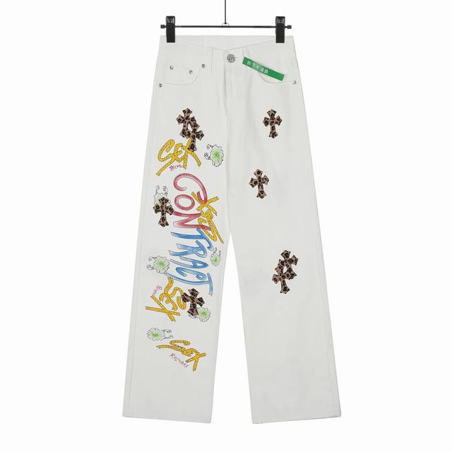 高版本Chrome Hearts克罗心 Mattyboy涂鸦彩绘豹纹十字牛仔裤，男女同龄。白色豹纹克罗心牛仔裤是一款时尚且个性的潮流单品 ,将白色牛仔与豹纹元素