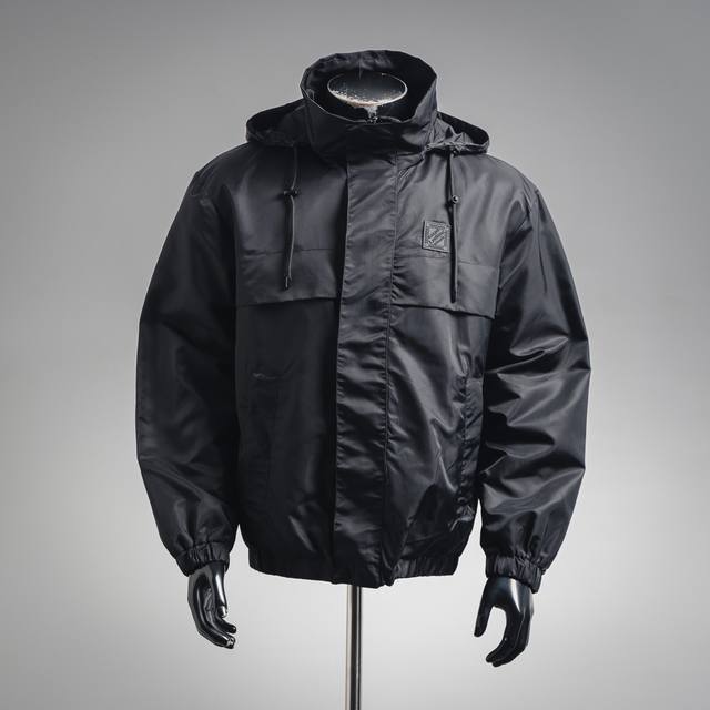 帽子可隐藏 Louis Vuitton 路易威登25Ss单面拼接纯色冲锋衣连帽夹克外套 原版25800购入，定制布料分为纯色面尼龙材质布料和定做满Logo真丝提