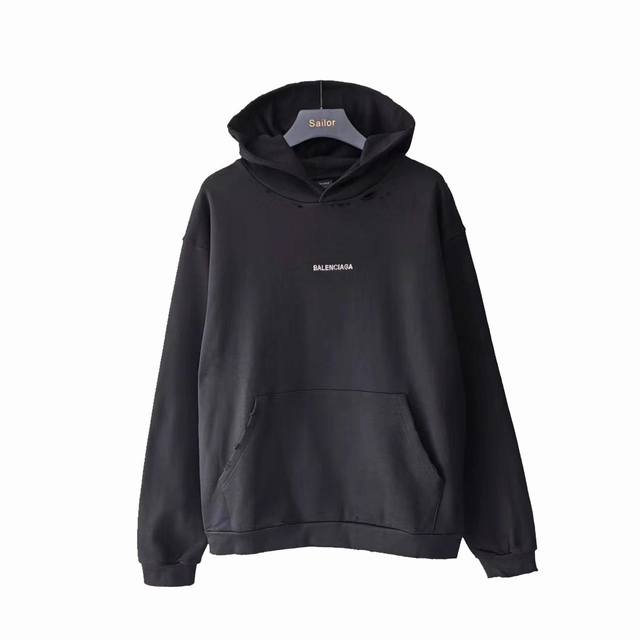 实拍细节图 +尺码表 巴黎世家Balenciagg 新款前后中间字母烫钻卫衣 24年主麦上身 前后选用进口奥钻 精密排序后采用重工高温热压至衣身做工完美无瑕 颜