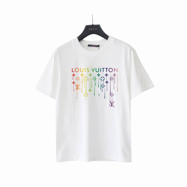 实拍细节图+尺码表 Louis Vuit*On 路易威登 直喷彩印字母短袖 面料：洗水精梳紧密棉盖棉260克 柔顺手感 宽松版型设计 男女同款 颜色：黑色，白色