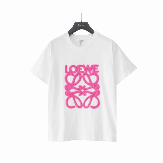 实拍细节图+尺码表 Loewe 罗意威 霓虹刺绣荧光粉短袖T桖 Logo精致升级，灵感源自八十年代复古 原版面料 官方同款 定制280克同缸染面料 手感非常舒服