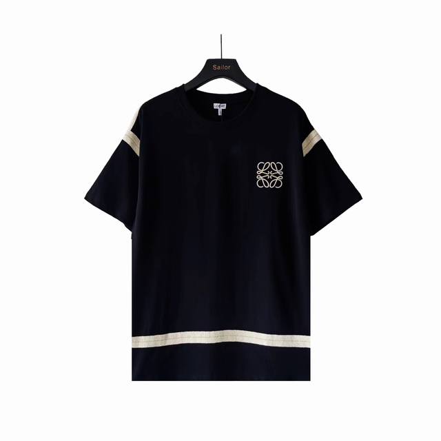 实拍细节图+尺码表 Loewe 罗意威 织带拼接刺绣短袖T桖 Logo精致升级，灵感源自八十年代复古 原版面料 官方同款 短袖T恤 定制300克同缸染面料 手感