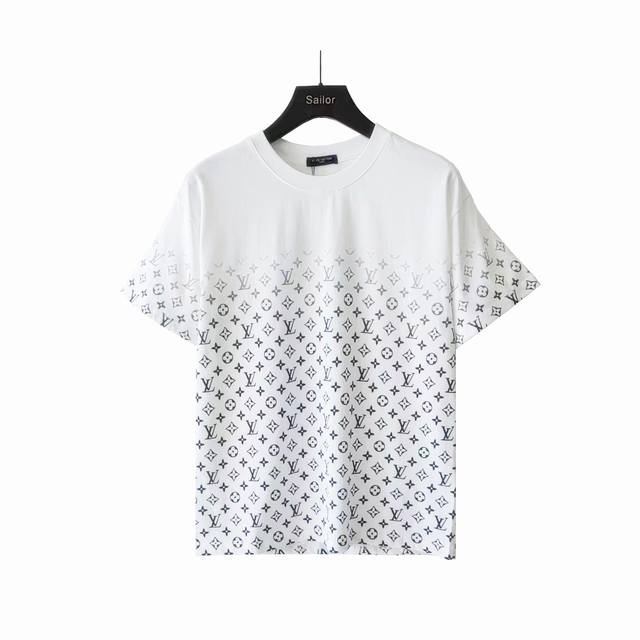 实拍细节图 +尺码表 路易威登 Louis Vuitton 老花渐变满印Logo圆领短袖T恤 夏季新款 前后数码渐变字母印花 百搭款细节处理完美 十分精致 网红